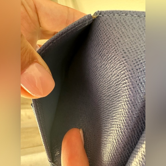 LOUIS VUITTON Epi Porte Billets Compact Bifold Blue Leather - Picture 6 of 13